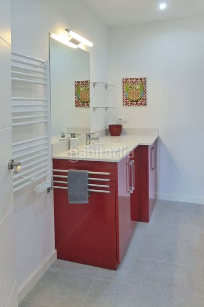 Foto 8db46b06-2c86-40de-8921-f7a44e6d0ad6. Àtic amb calefacció a Raval Barcelona