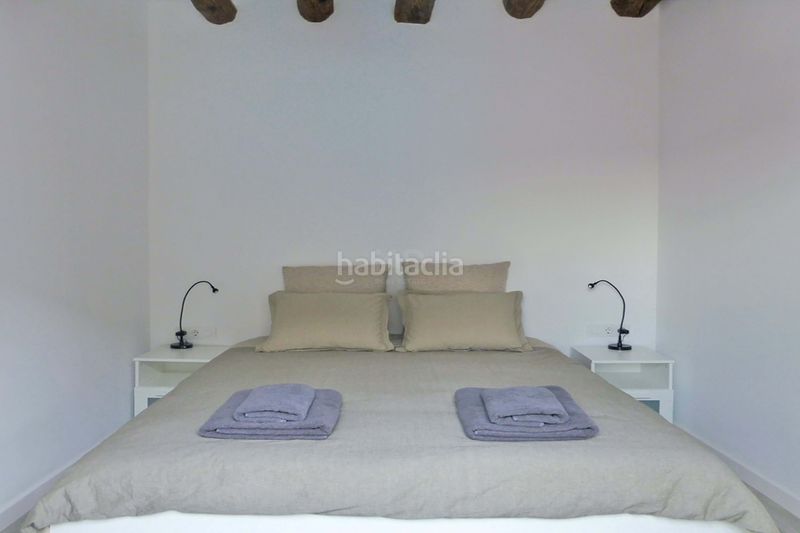 Foto a148d456-b27a-4276-a581-10cb7d6a2629. Àtic amb calefacció a Raval Barcelona