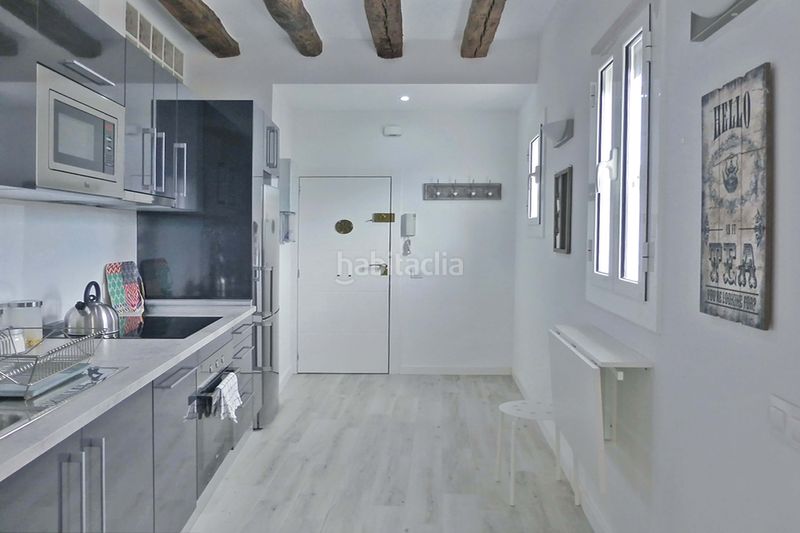 Foto f3c302c0-0cd4-4535-aecc-ac6a04a278c7. Àtic amb calefacció a Raval Barcelona