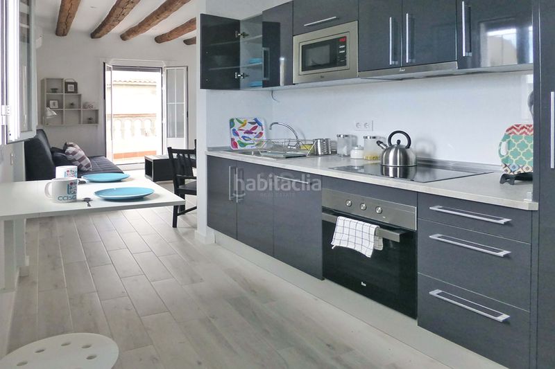 Foto f610ee91-8c34-432b-b45a-fc6c207df7ad. Àtic amb calefacció a Raval Barcelona