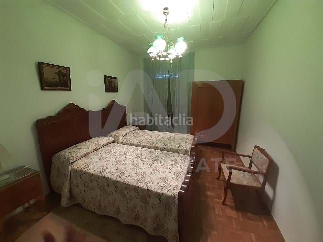 Foto 3eb21121-b0e3-4c06-b4df-f819523171dc. Casa amb calefacció aparcament a Bañeza (La)