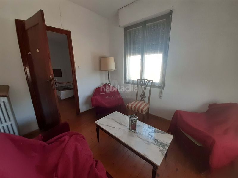 Foto f534d88c-cecf-4358-bf6f-debe59679292. Casa amb calefacció aparcament a Bañeza (La)