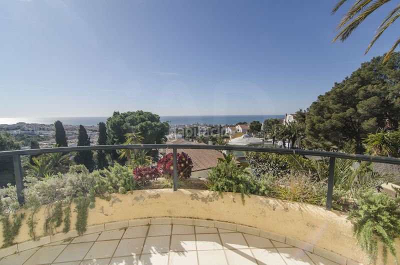 Foto 4c32b826-5395-494f-ab42-d9ee5c4b6e2c. Casa aparellada amb calefacció aparcament piscina a Sitges