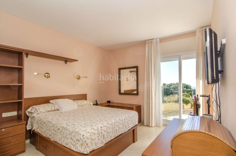 Foto 5689e95a-f79e-40a7-bec3-775505c1c4e5. Casa aparellada amb calefacció aparcament piscina a Sitges