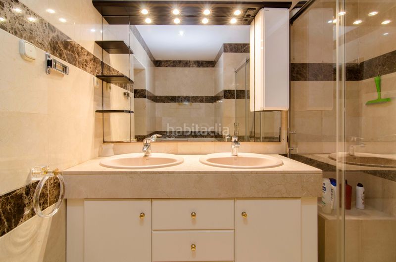 Foto 5c8edec6-70cf-4ce4-9222-37c076a13fb2. Casa aparellada amb calefacció aparcament piscina a Sitges