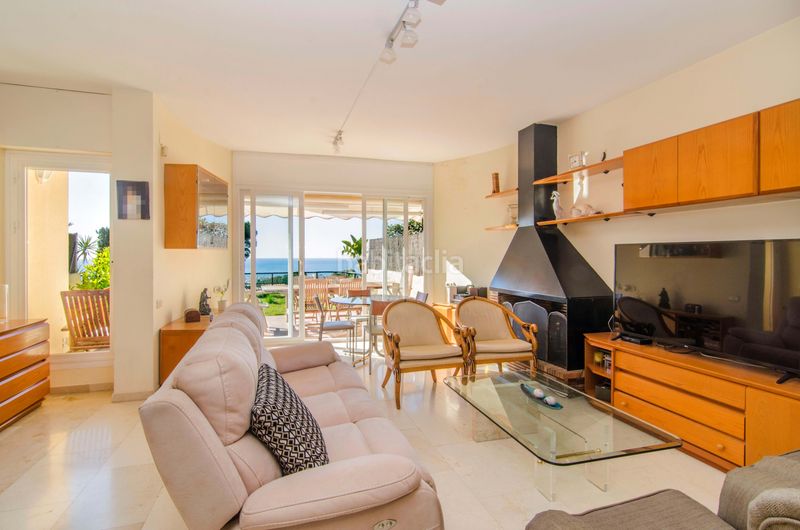 Foto b96286e7-ac47-4fa4-8af6-a1d1b36862c3. Casa aparellada amb calefacció aparcament piscina a Sitges