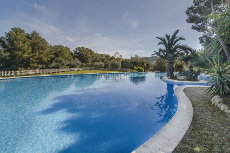 Foto f171fe0d-e4ac-44fe-b7fb-2b033ab1cfb2. Casa aparellada amb calefacció aparcament piscina a Sitges