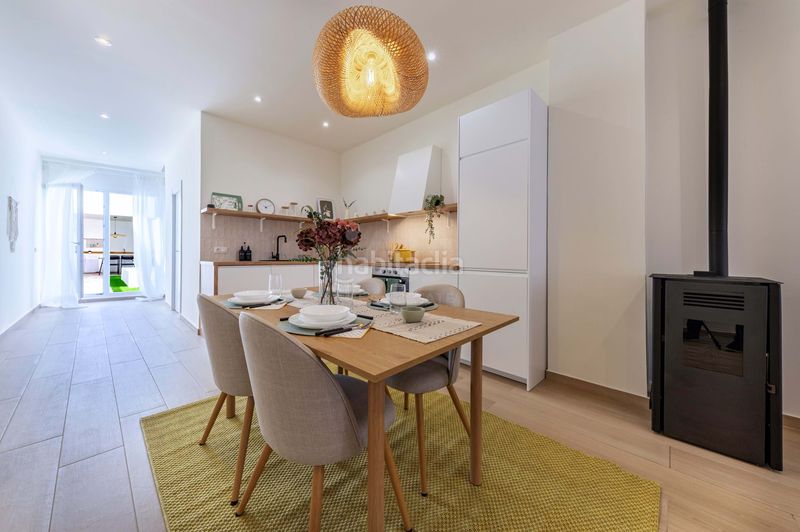 Foto 4045d675-7a5c-47ca-acdf-f08379fa032e. Edificio in Pego