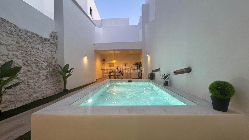 Foto 473c2da4-86ed-4dd1-8189-34ae4fcc7c94. Edificio in Pego