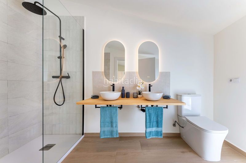 Foto 6929372e-9b09-4460-9f2c-39e5aea5b69d. Edificio in Pego