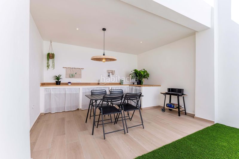 Foto 71406f5a-a351-4f07-bc5b-20005aed900d. Edificio in Pego