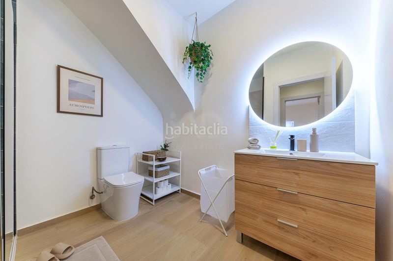 Foto 8a3a0d83-a9b0-45a6-a6e5-54d8a5992f99. Edificio in Pego