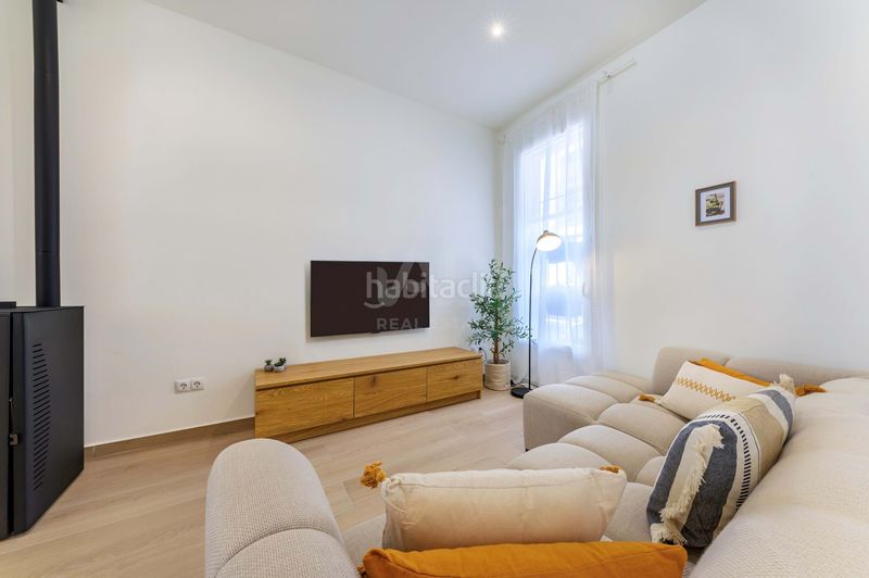 Foto 905d5c68-d528-4535-ab9c-8cb63018beb0. Edificio in Pego