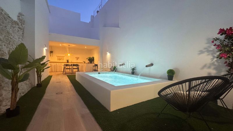 Foto 9b459e9f-24fc-497c-88b6-3ca2cd48925f. Edificio in Pego