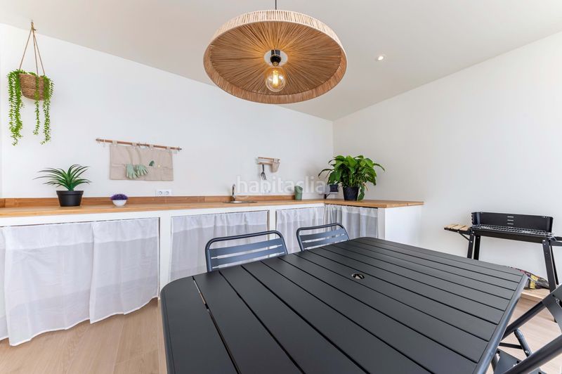 Foto e5162937-7800-43b1-83d7-1e89382361a0. Edificio in Pego