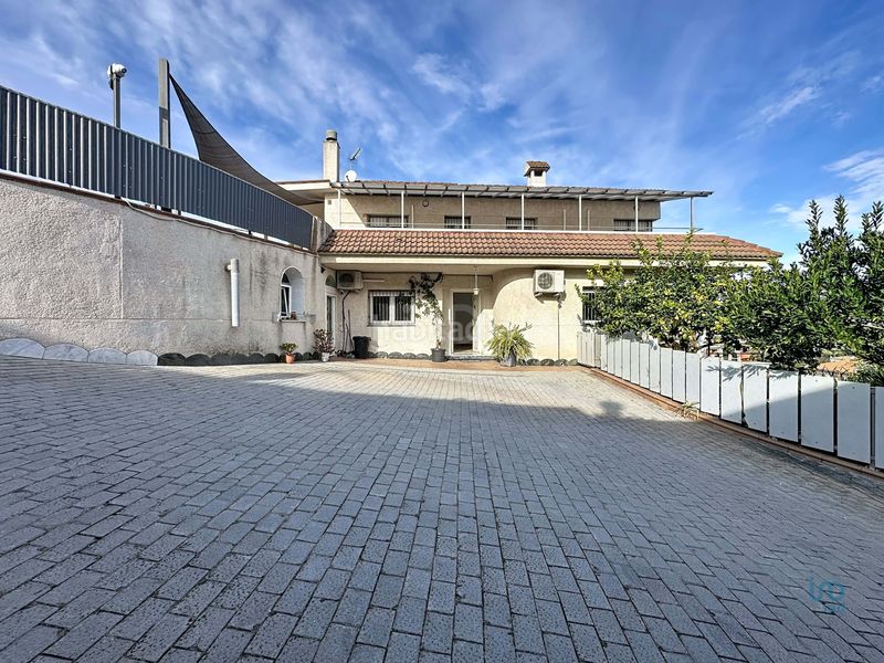 Foto 18878366-f176-4c4c-82f0-66b7c676fb8f. Chalet en Abrera