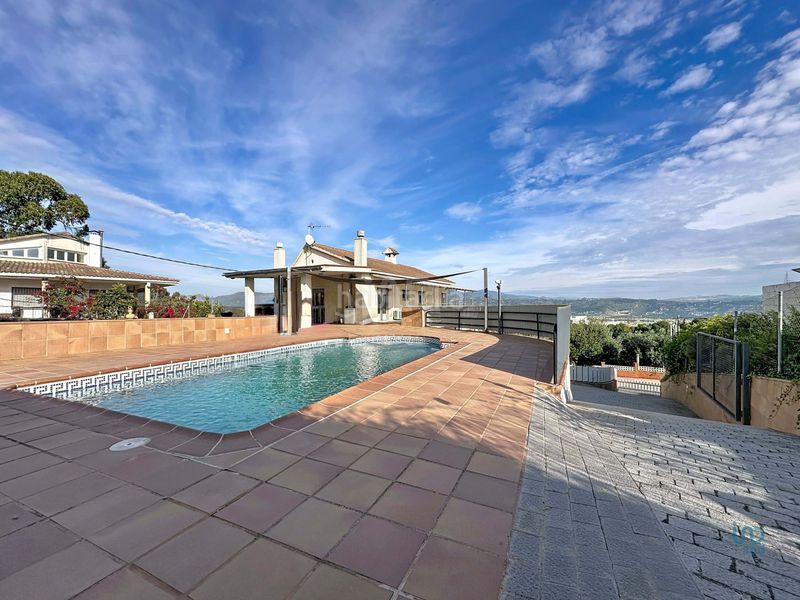 Foto a5380f23-ee67-4f71-a3f0-2cdab4613dfc. Chalet en Abrera