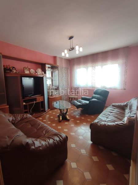 Foto 4c0a6d72-a5de-47d8-a97e-784bd85b2c0a. Casa aparellada amb calefacció aparcament a Astorga