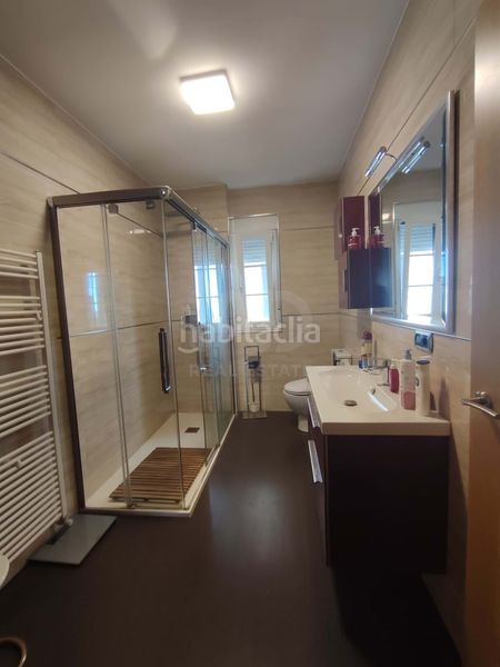 Foto abb3cd72-4a93-4c50-a92d-4d77d02a81e6. Casa aparellada amb calefacció aparcament a Astorga