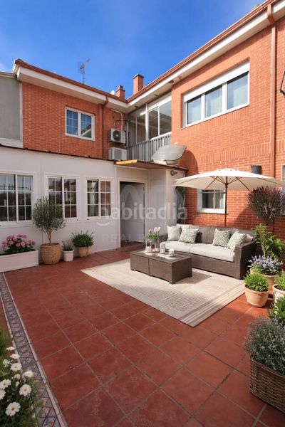 Foto b271a840-8234-4cc0-9026-3b36dc18b579. Casa aparellada amb calefacció aparcament a Astorga