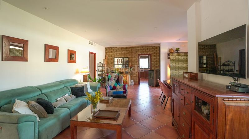 Foto b0ff3672-53d5-4c95-ad80-c54335dcf87a. Casa amb aparcament a Dehesa - Monacilla Aljaraque