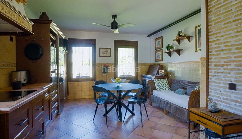 Foto c3e19a46-c886-4f50-812b-38dc664f89be. Casa amb aparcament a Dehesa - Monacilla Aljaraque