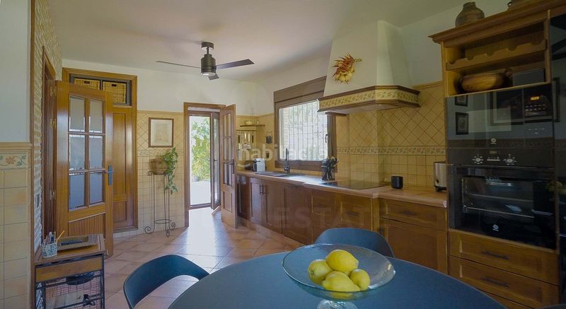 Foto fe3fbcb9-7a1a-4670-bfe4-8b97803109dc. Casa amb aparcament a Dehesa - Monacilla Aljaraque