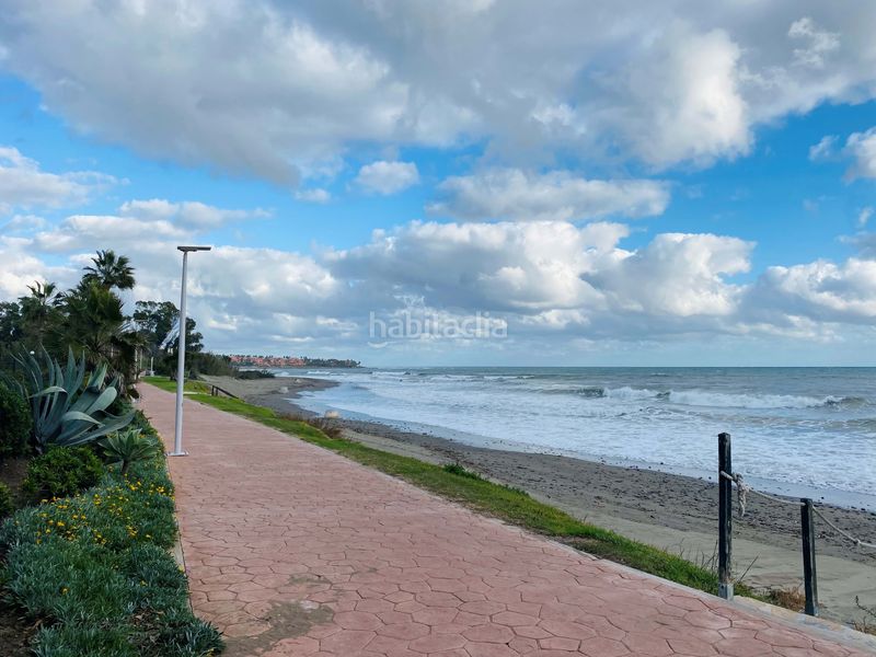Foto c0a561a8-8dfb-4514-a82a-a68860646cba. Pis amb piscina a El Velerín Estepona