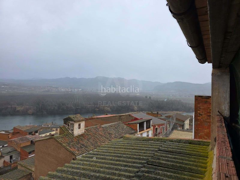 Foto 28f97467-270c-4650-aa46-75129717efb5. Edifici a Ascó