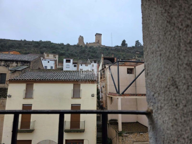 Foto 311b3b33-13b4-474f-ae34-4076d02c123d. Edifici a Ascó