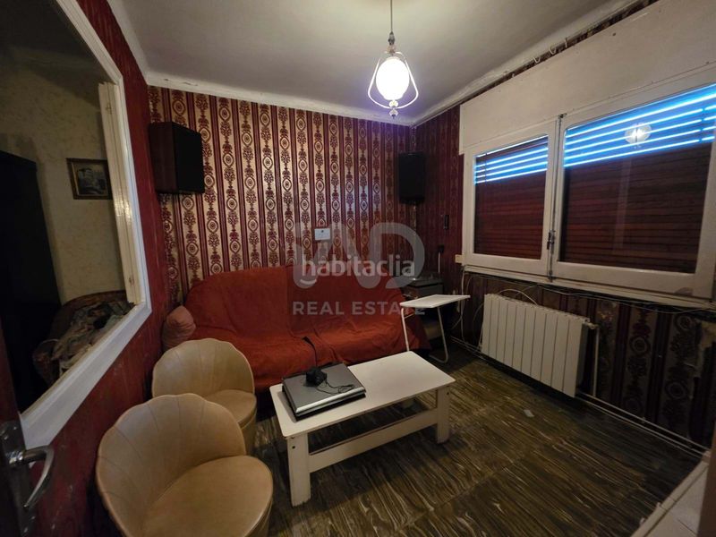 Foto 44ee58f5-7d5a-4d10-b339-6fe9fe6a7fb1. Edifici a Ascó