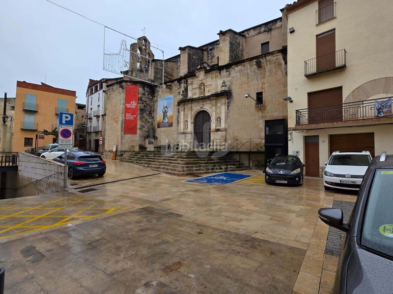 Foto 595c0d80-60b9-48a4-bc4d-470b39d6ca73. Edifici a Ascó