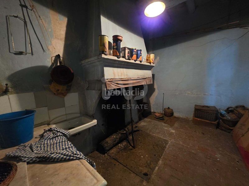 Foto 668a90e6-8bfd-4ffc-b703-d2c1a9d170f1. Edifici a Ascó