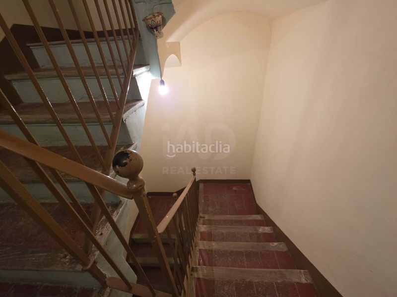 Foto a82a7ba1-6cdf-4033-a247-66fc3cfdce5a. Edifici a Ascó