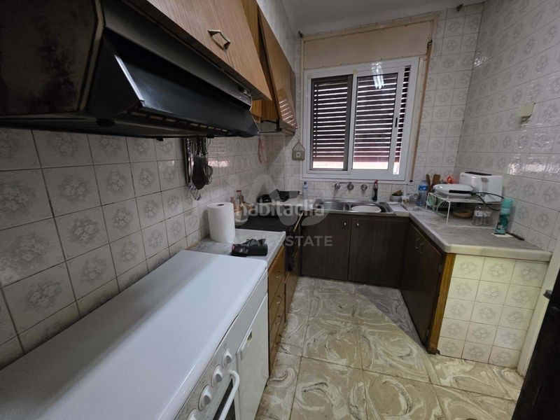 Foto becc42f6-a7fa-4f9a-a8f2-0a47b3bd1503. Edifici a Ascó