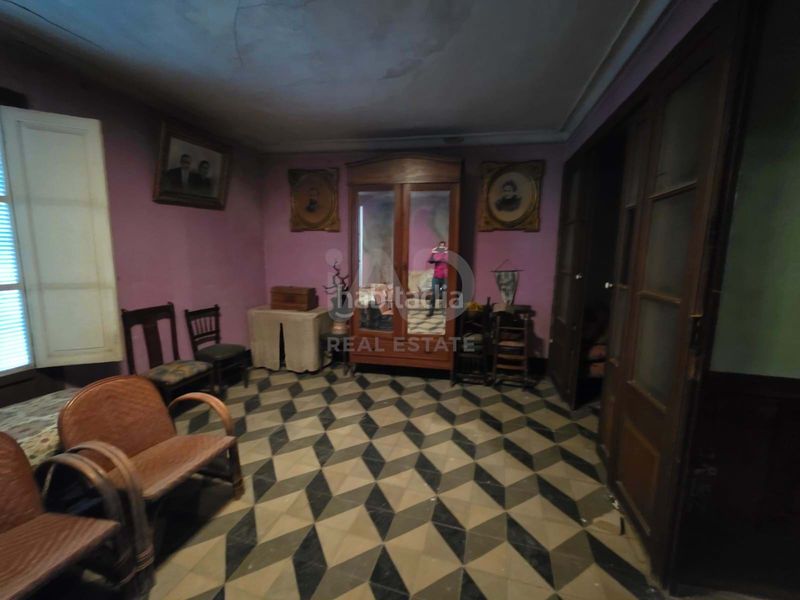 Foto cdf09d7a-9e89-4dc2-8824-15545bccbd57. Edifici a Ascó