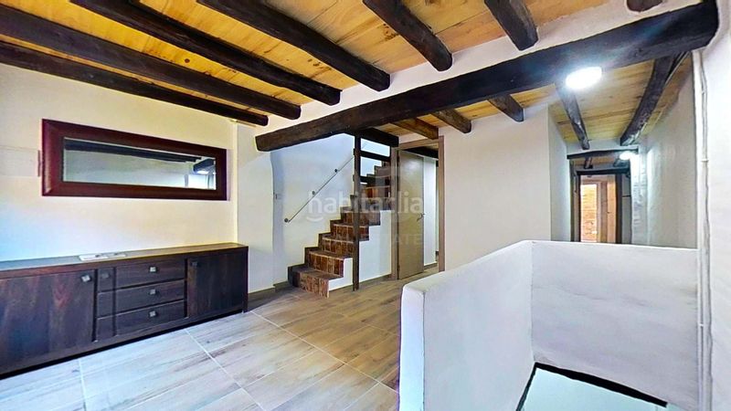 Foto f2d67798-2af6-4363-ada4-6c75c344917e. Edificio en Alcover