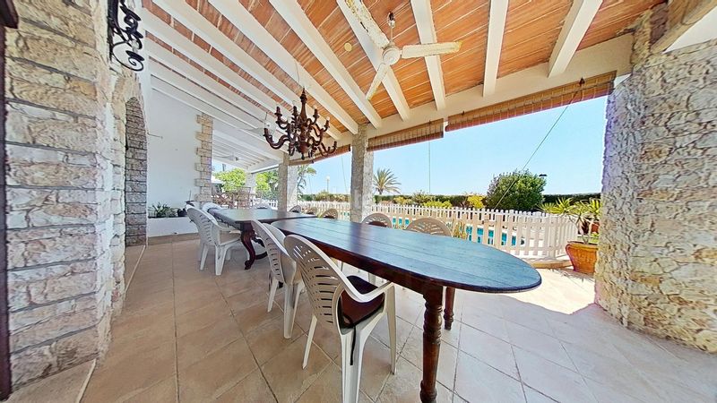 Foto f00e33f9-fa9f-4363-9de3-e4379b1422dd. Xalet amb calefacció aparcament piscina a calas Santa Pola este Santa Pola