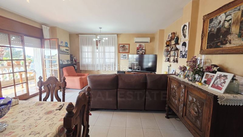 Foto 2374b868-f5ae-43d2-b377-2ee4eb51707c. Casa en Bellvei