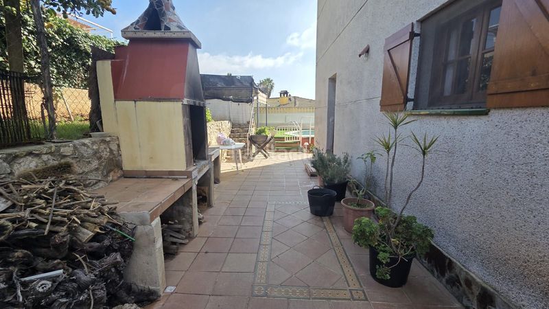 Foto b3d121a6-bdc7-43f1-bf51-eb42363327b8. Casa en Bellvei