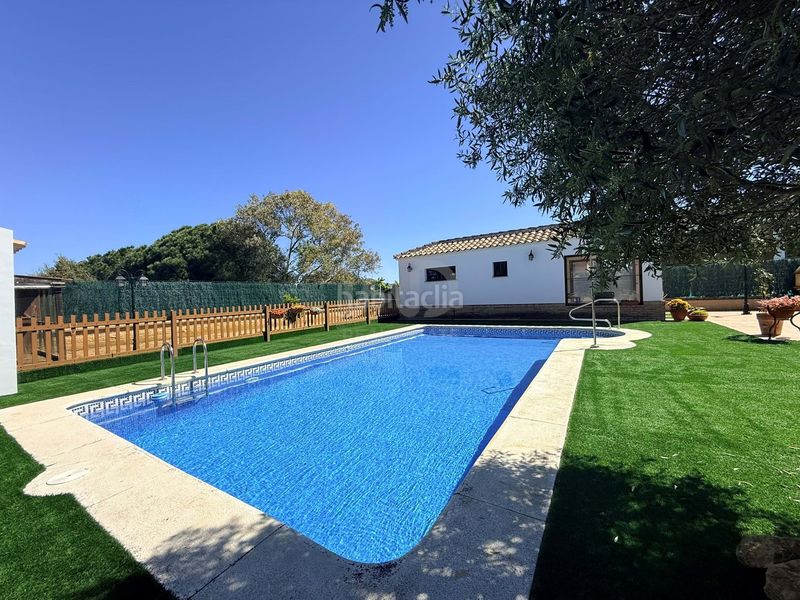 Foto 006bdae4-a05d-4048-b812-88b238460bdd. Xalet amb calefacció piscina a Lepe