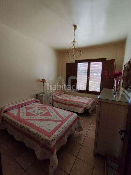 Foto ffb78bbf-64d8-4d15-b098-563e171d9a1f. Xalet amb calefacció piscina a Lepe