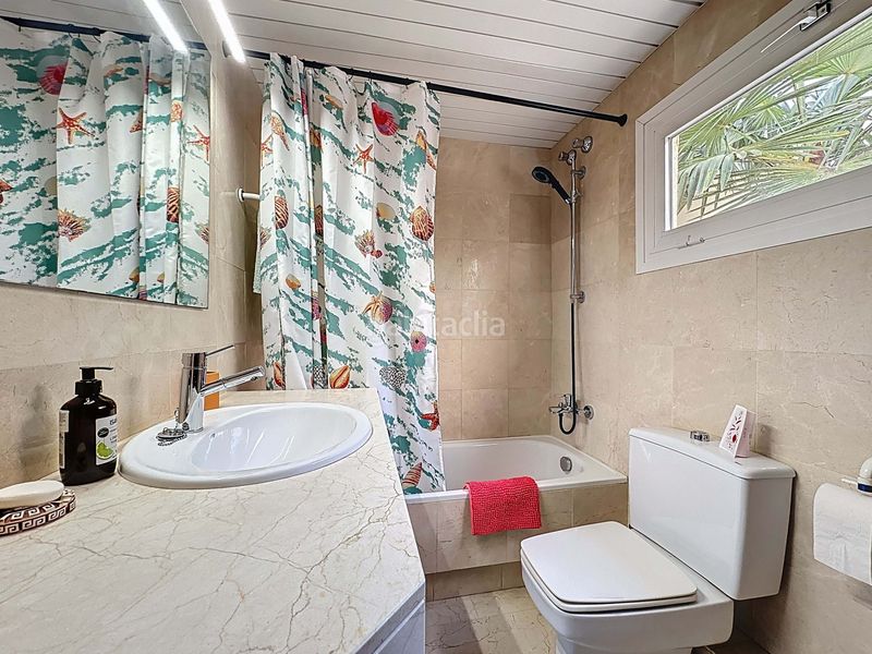 Foto 4a2025f7-33e2-4312-9ca7-f821dafda526. Casa aparellada amb calefacció aparcament piscina a Sitges