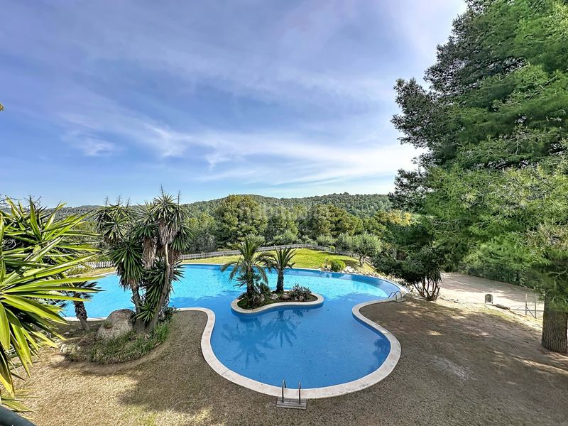 Foto bda88949-5358-4ac6-8aad-d436b6c55b9b. Casa aparellada amb calefacció aparcament piscina a Sitges