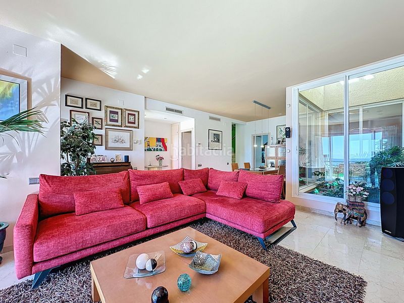 Foto ea771f31-30af-46b7-9e99-0583037683b5. Casa aparellada amb calefacció aparcament piscina a Sitges