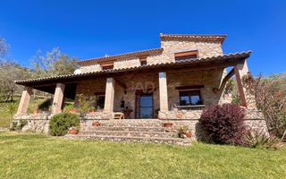 Chalet en Perales del Puerto