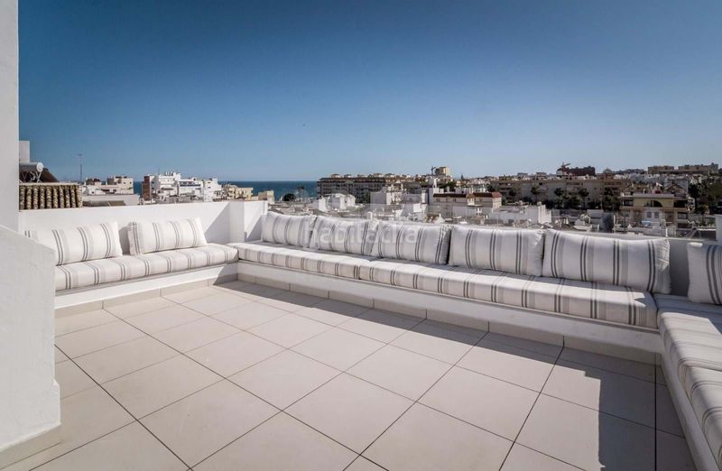 Foto b64d9b5f-6a7d-49d2-adef-4deca2fcf82d. Edifici a Centro Estepona