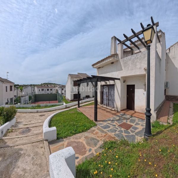 Foto 9a2a8a24-94fd-44be-ad79-7bbcd1ffebb0. Casa amb piscina a Ronquillo (El)