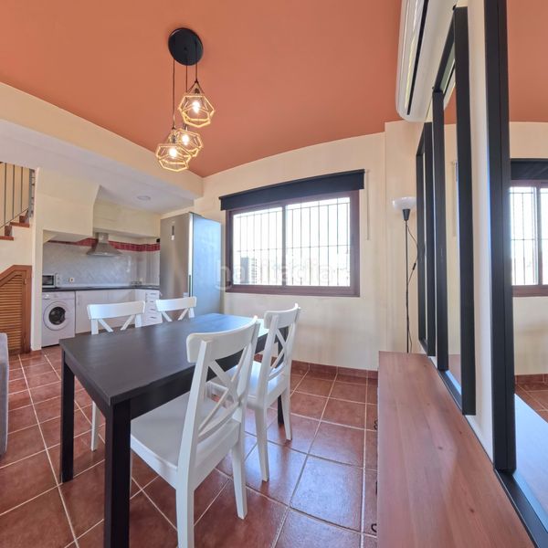 Foto 65f439ae-bc64-4594-9915-7f9b40b47680. Casa en calle ue sector 10 1 en Ronquillo (El)