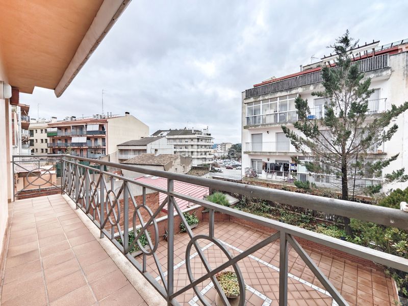 Foto dd4877d5-81f7-4eb6-aa77-ba0da7a541ef. Casa amb calefacció aparcament a Poble Sec Igualada